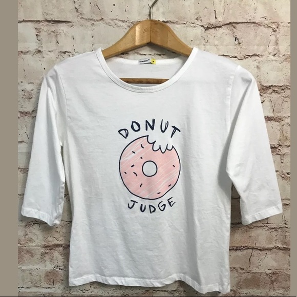 5/$15 Shirt Medium Fitted Donut Judge Tee - Picture 2 of 8